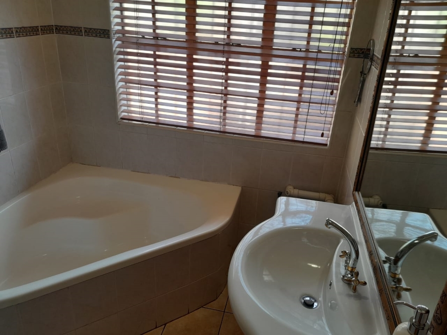 4 Bedroom Property for Sale in Protea Park North West